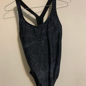 Speedo Swimsuit One Piece Womens 8-10 black gray